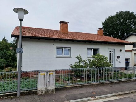 Freistehendes Einfamilienhaus mit traumhaftem Ausblick und schönem Grundstück