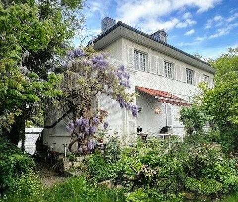 Provisionsfreie, klassische 30'er-Jahre-Villa in sehr guter Lage von Dahlem-Dorf, unweit Domäne