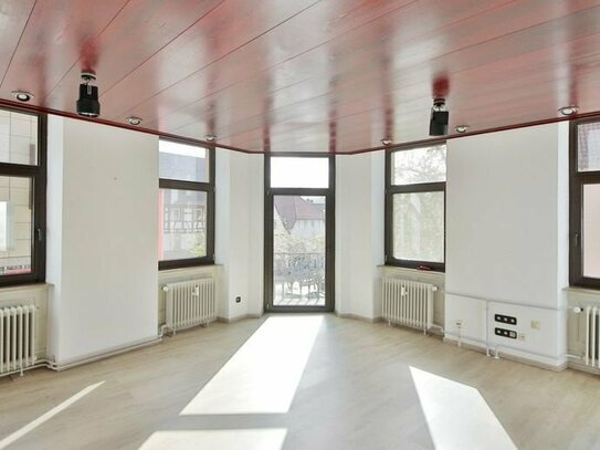 Etagenwohnung mit Balkon im Zentrum von Eppingen (qm Preis 2290€)