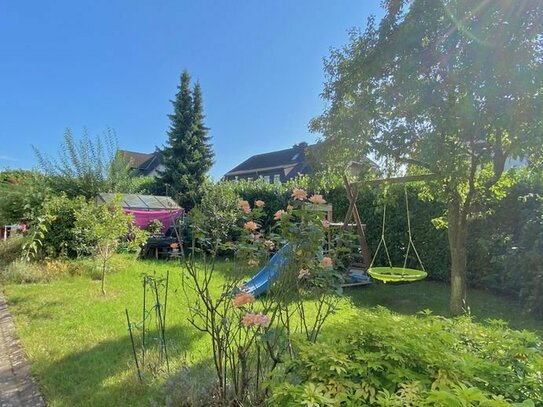 Brüggen-Born: Einfamilienhaus mit sonnenverwöhntem Garten