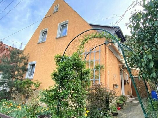 Vis-à-vis von Burg Greifenstein - Wohnen in Bestlage mit herrlichen Ausblicken | Einfamilienhaus mit Garage und Garten…