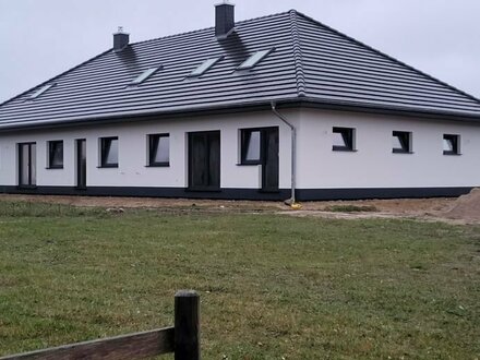 3 Raum Terassenwohnung in ein einem 3 Familienhaus im idyllischen Warlin bei Neubrandenburg