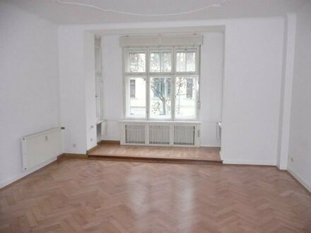 NEU! GROSSE 3 RAUM WOHNUNG MIT STIL - PARKETT UND STUCKDECKEN