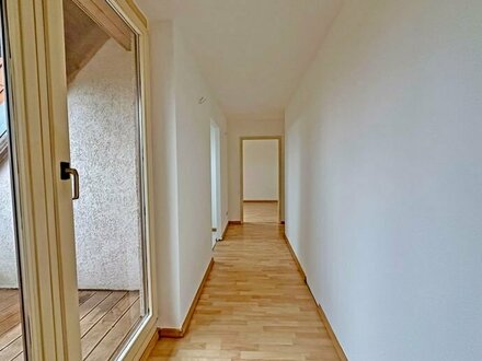 2-Zimmer-Wohnung mit Loggia/Garage/EBK in Seckenheim