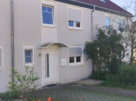 Attraktives und gepflegtes 6-Zimmer-Reihenhaus in Dortelweil Bad Vilbel