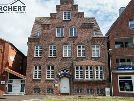 360° Rundgang - Denkmalgeschützes Treppengiebelhaus in Wilster am Marktplatz zu verkaufen