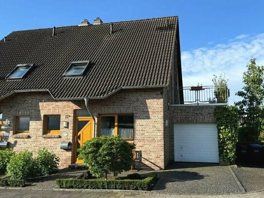 MeinRaum... GOLDSTÜCK! Ihr neues Zuhause: Doppelhaushälfte mit Photovoltaik, Dachterrasse, Garten, Garage und Stellplat…