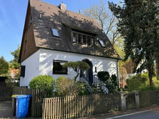 Charmantes Einfamilienhaus mit sonnigem Garten in beliebter Wohnlage von Nürnberg-Ziegelstein