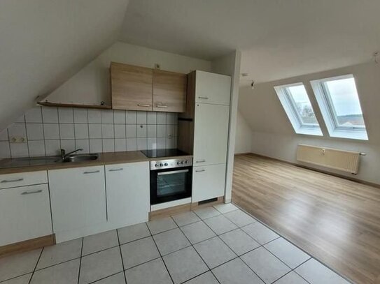 Pfiffiges, sonniges 1-Zimmer-Appartment mit Balkon und Tiefgaragenstellplatz in Eisfeld