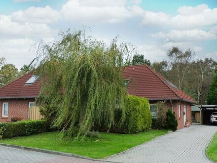 Sehr gepflegtes Zweifamilienhaus mit Carport in zentraler Lage