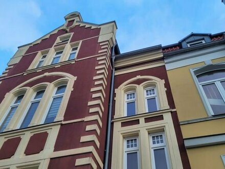 Saniertes Dreifamilienhaus mit bezugsfreier Wohnung im Dachgeschoss in Schwerin-Weststadt