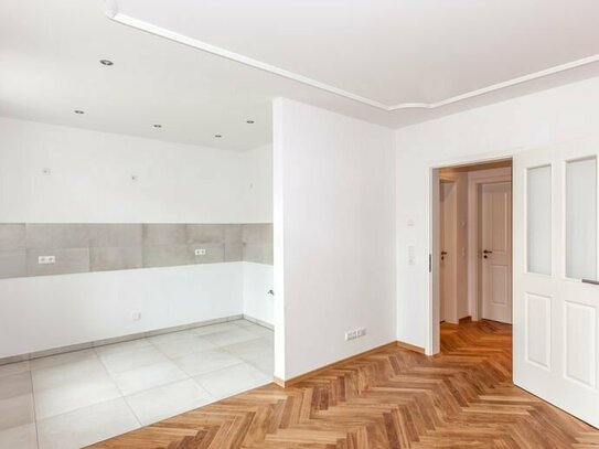 Luxussanierung+Erstbezug- 2-Raum-WE mit Tageslichtbad, FBH, Parkett, West-Balkon, Abstellraum, Sauna