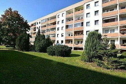 Ansprechende 3-Zimmer-Familienwohnung mit gehobener Innenausstattung mit Balkon und EBK in Zwickau Mosel