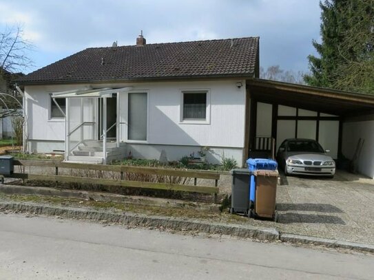 Einfamilienhaus-Bungalow in absolut ruhiger und idyllischer Ortsrandlage mit angrenzendem Weiher Nähe Bogen