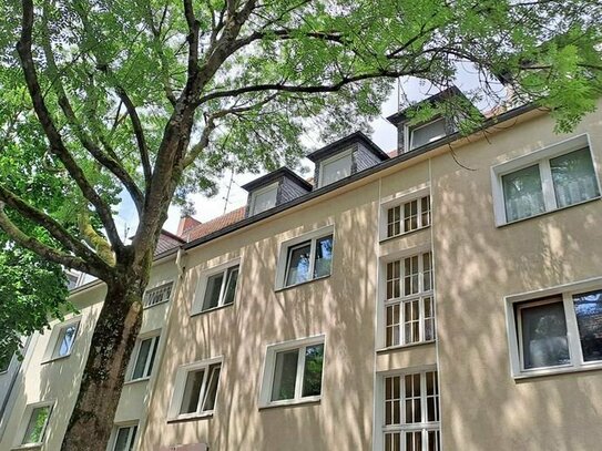 Richtig schön in Rüttenscheid! Renovierte EG-Wohnung mit Terrasse und Gärtchen in ruhiger Lage