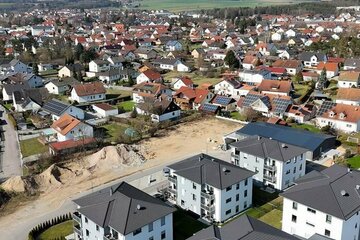 NEU KfW 40 mit Förderung!! Traumhafte EG-Wohnung mit sonniger Terrasse & Garten in Nittenau-Bergham!