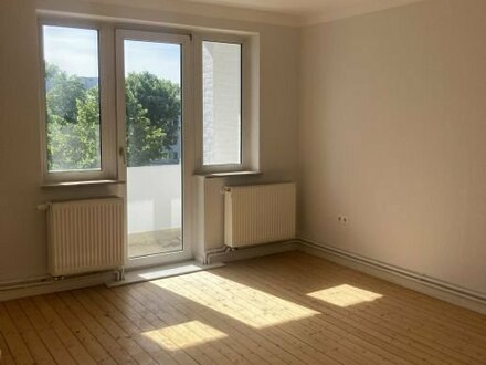 Sonnige 2 Zimmer mit Süd-/Westbalkon und Gartennutzung (befristet bis 30.04.2025)