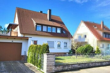 RESERVIERT - Massiv gebautes 2 Familienhaus - auf einem ca. 758 m² großen Grundstück - Wendelstein / OT.