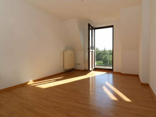 Gemütliche Dachgeschosswohnung mit Südbalkon und schöner Aussicht!