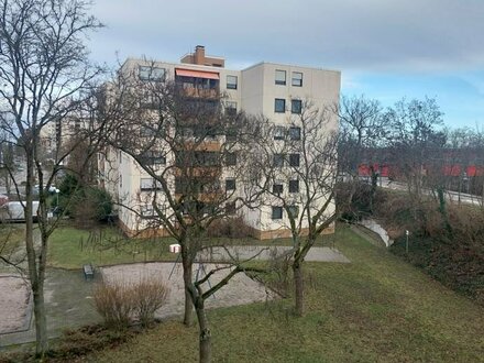 Linkenheim-Hochstetten 2 Zimmer Wohnung mit Balkon und Autostellplatz