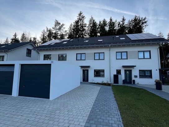 NEUBAU Reihenhaus *BEZUGSFERTIG inkl. AUßENANLAGEN* *SONDERPREIS*