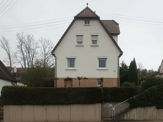 Privatverkauf freistehendes Haus. Komplett Sanierungsbedürftig oder als Abrisshaus auf großem Grundstück