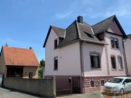 Attraktives Stadthaus mit Scheune und großem Grundstück in bester Lage von Obertshausen