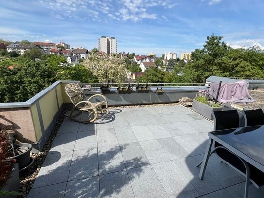 Renovierte 1- Zimmerwohnung mit Terrasse & Blick!