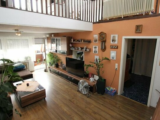 ++Schöne Maisonette-Wohnung mit Balkon und Stellplatz++