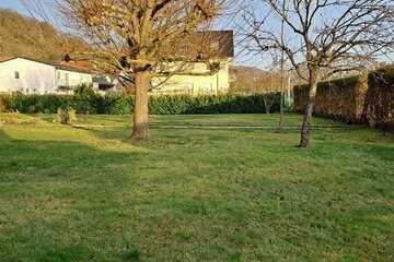 Baugrundstück mit gutem Grundstückszuschnitt in zentraler Lage in GN-Roth