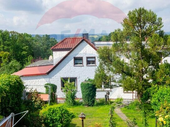 Familienidyll - Doppelhaushälfte auf großem, sonnigen Grundstück in Gera