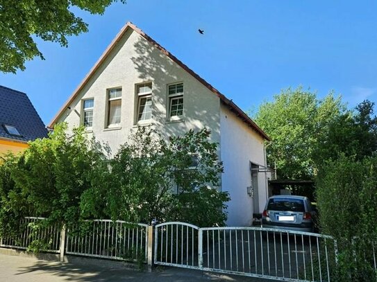 Freistehendes Ein- bis Zweifamilienhaus mit Garten und Carport in Bremen- Farge
