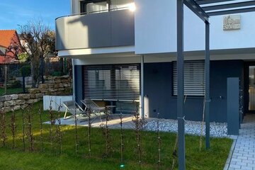 Möblierte 2,5-Zimmer-Wohnung mit Terrasse und Smart-Home-Funktion