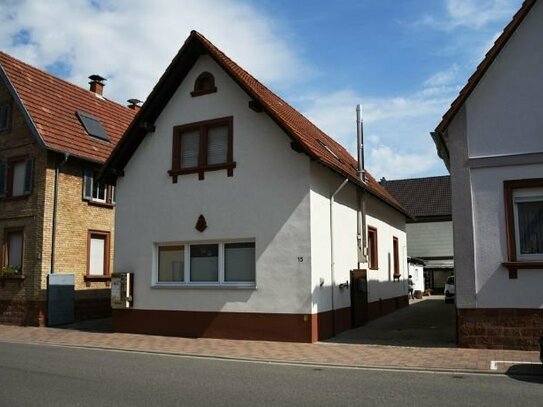 Einfamilienhaus mit Garage