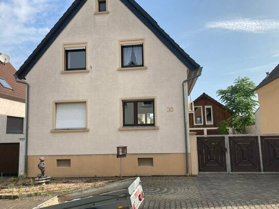 2 Familienhaus mit Ausbaureserven + 1 x 2ZKB Whg