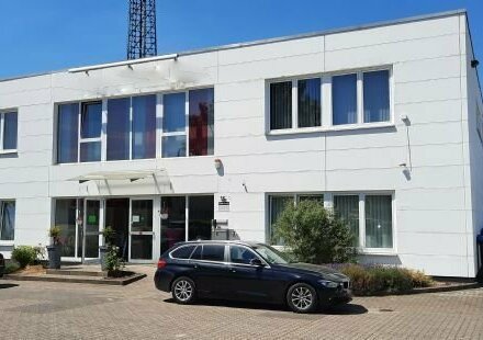 Lagerhalle, Produktionshalle, mit Büro und Küche im EG, Büroetage im OG