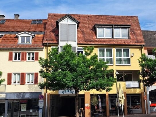 Geräumige Wohneinheit mit Aufzug und Loggia im Stadtzentrum