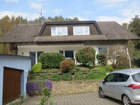 Repr. Zweifamilienhaus mit 220 m² Wf. 1.000 m² Grund, energetisch u. Lage vorzügl., DoGa, DoCarp., idyl. GrillKota,