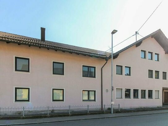 Bezugsfreies Wohn-und Geschäftshaus mit 2 Wohneinheiten und einem Laden in zentraler Lage