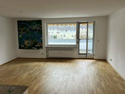 Großzügige 2-Zimmer-Wohnung mit Dachterrasse und TG-Stellplatz in ruhiger und beliebter Lage von Rathsberg, ca. 2 km na…