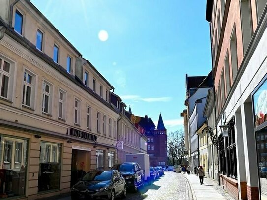 Mitten in der Stralsunder Altstadt - 2 Mehrfamilienhäuser mit Ausbaupotential