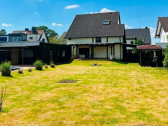 Neu-Isenburg: Freistehendes 2-Familienhaus in bester Lage von Neu-Isenburg Buchenbusch!