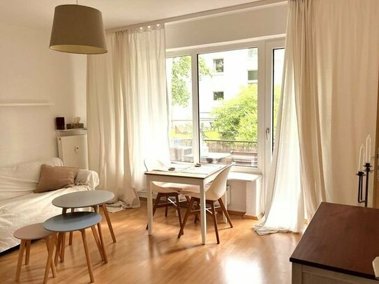 1-Zimmer-Apartment mit Balkon in Randlage des Vorderen Westens (Nähe Querallee und "Tannenwäldchen"