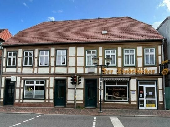 Reduzierter Preis! Stadthaus mit Einliegerwohnung und Laden/Gewerbefläche