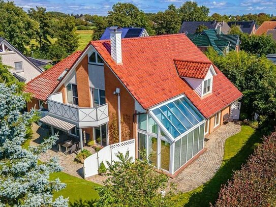 Lifestyle & Luxus: Architektenhaus auf sonnigem Grdstk. Winter-Garten, Sauna, 3 Terr., Dopp-Gar. uvm