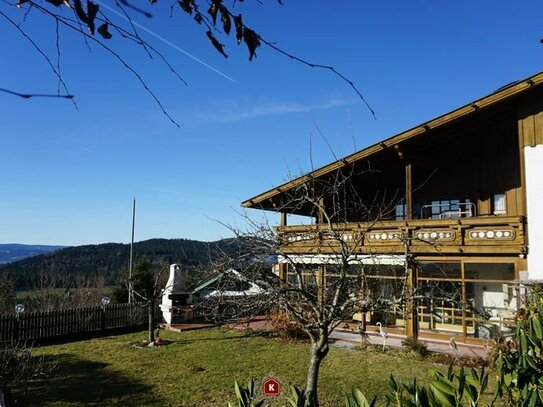 *Bodenmais im Landkreis Regen* Bezauberndes Landhaus in atemberaubender Aussichtslage, mit Wellnessbereich, Wintergarte…