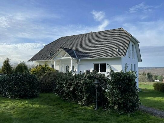 5-Zimmer-Einfamilienhaus mit gehobener Innenausstattung, EBK und toller Aussicht in Toplage