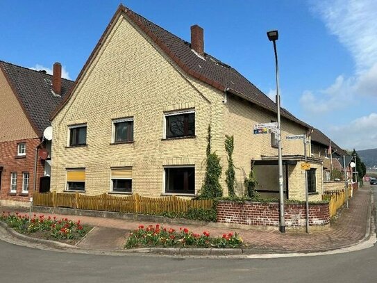 Sanierungsbedürftiges Ein- bis Zweifamilienhaus mit Garage in Großenwieden / Hess. Oldendorf