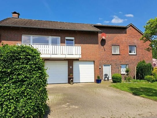 Großzügiges Wohnhaus mit Einliegerwohnung in naturnaher Lage in Aschhausen !