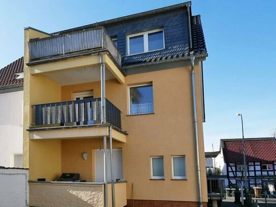 Kleine 2-Zimmer-Stadtwohnung für 1 Person: Dachgeschoss in modernisiertem Altbau mit Ausblick